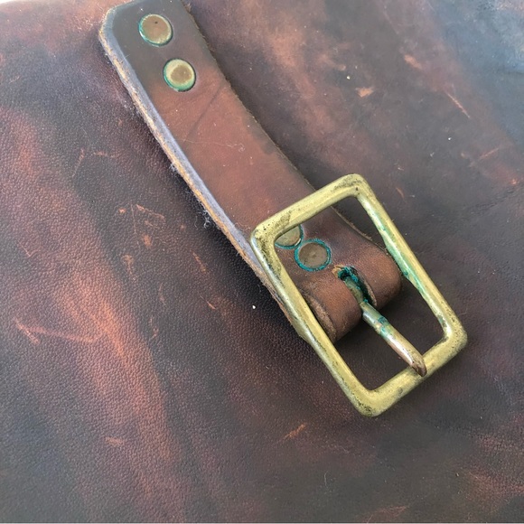 Handmade Vintage 60’s leather Feedbag, whip stitched, distressed brass hardware - Picture 9 of 10